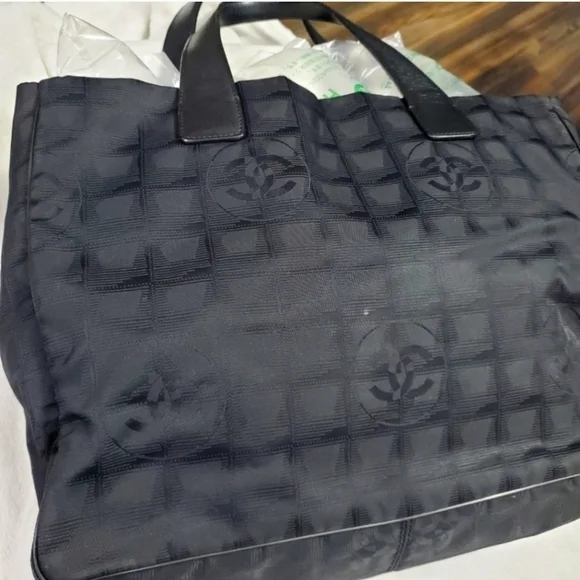 Authentic Vintage Chanel New Travel Line Tote Bag - Picture 4 of 14